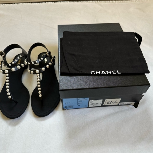 ‼️SOLD‼️Chanel Sandals - Picture 4 of 6